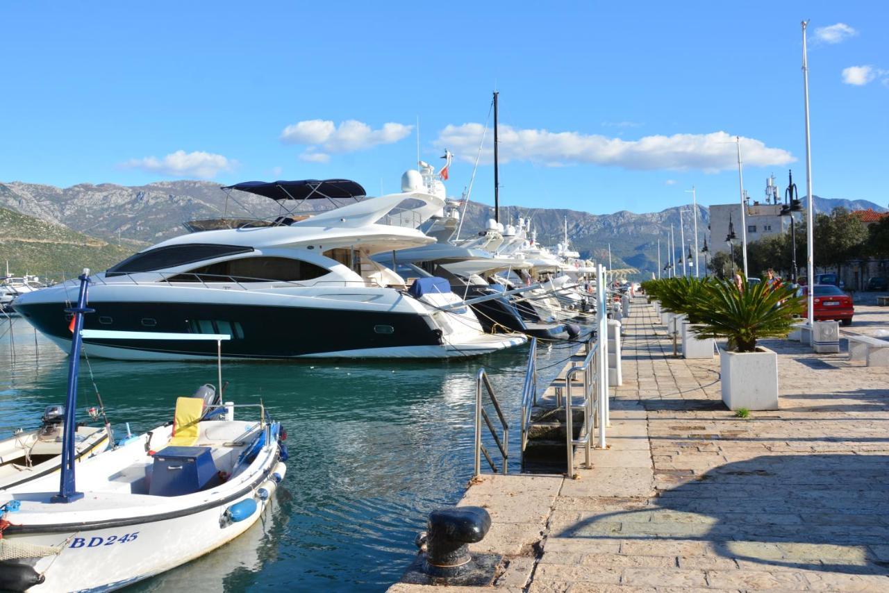 Montenegro Backpackers Home Budva Exterior photo